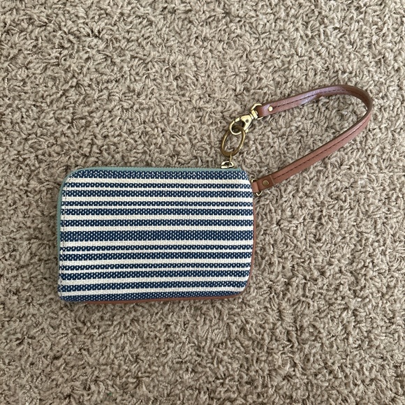 Fossil Wristlet Wallet/Purse - Picture 2 of 3